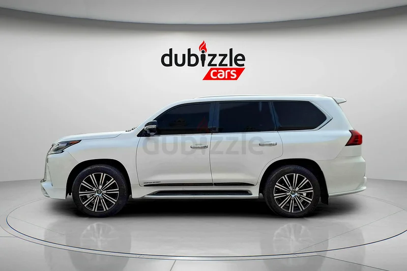 AED 4103/month | 2018 Lexus LX570 Platinum | GCC Specs | Ref#36301363612073564291113