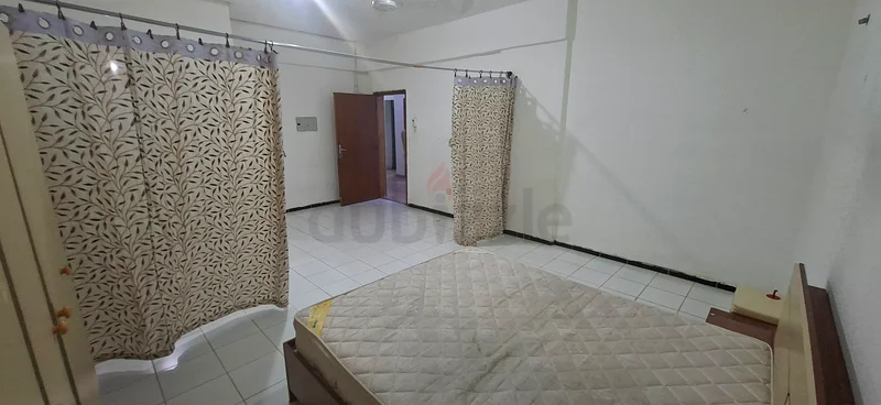 شقة كبيرة متاحة للإيجار الشهري63623567614978112