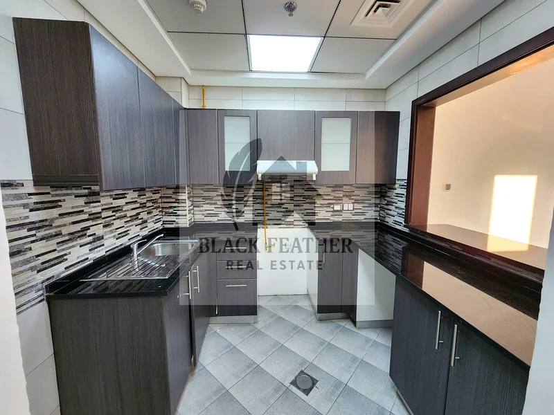 مطبخ مغلق // شقة كبيرة بغرفة نوم واحدة مع شرفة // بالقرب من المترو في الفرجان63761924104067114