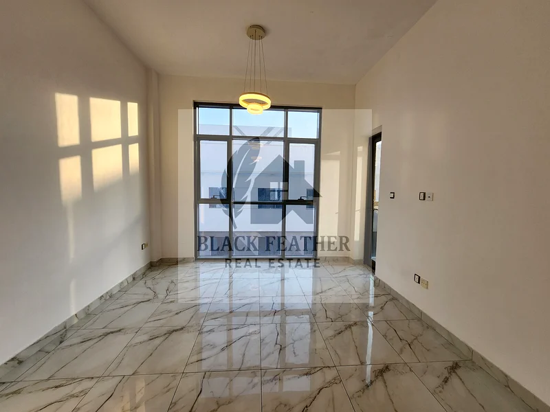 مطبخ مغلق // شقة كبيرة بغرفة نوم واحدة مع شرفة // بالقرب من المترو في الفرجان63761924104067113