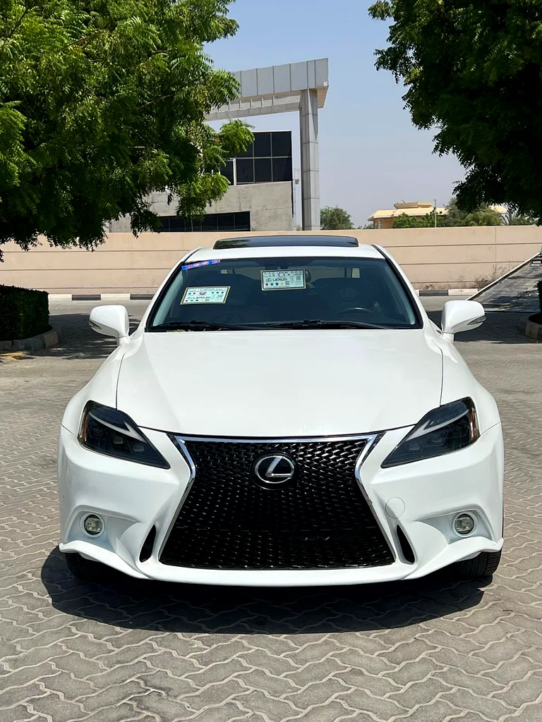 LEXUS IS300 2009 GCC FULL OPTION WITH SUNROOF LEATHER SEATS CROSS CONTROL VERY CLEAN CAR636120741975061112