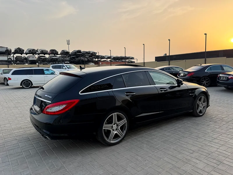 Super clean shooting brake Mersedes Benz CLS 63 AMG63613738013187113