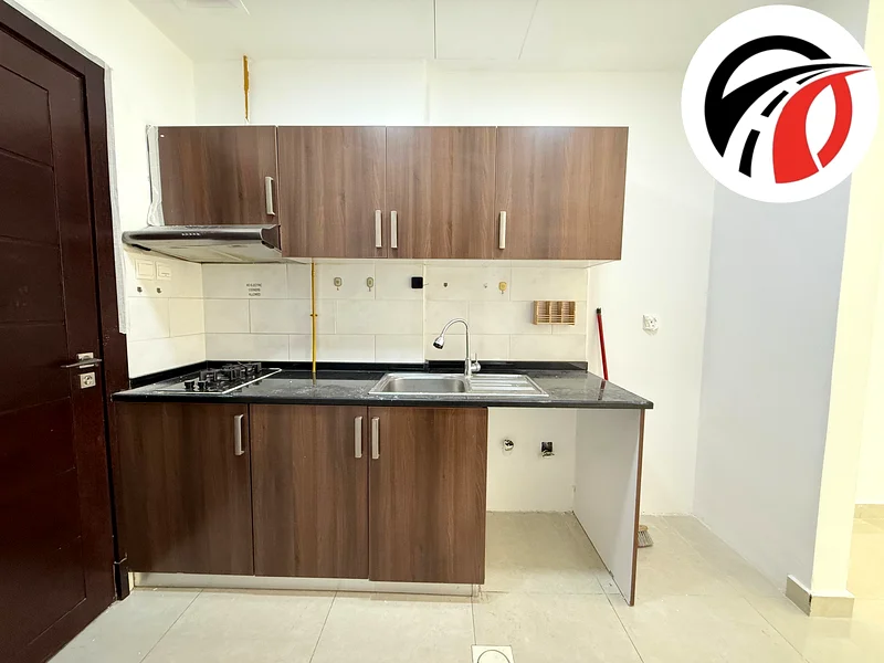 SPACIOUS STUDIO FAMILY BUILDING 6 CHEQUES63742380841475111