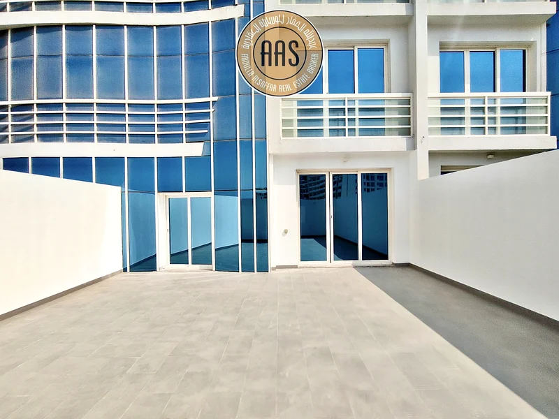 Chiller Free Luxury 1-Bedroom With Huge Terrace Rent 70k63764786194689110