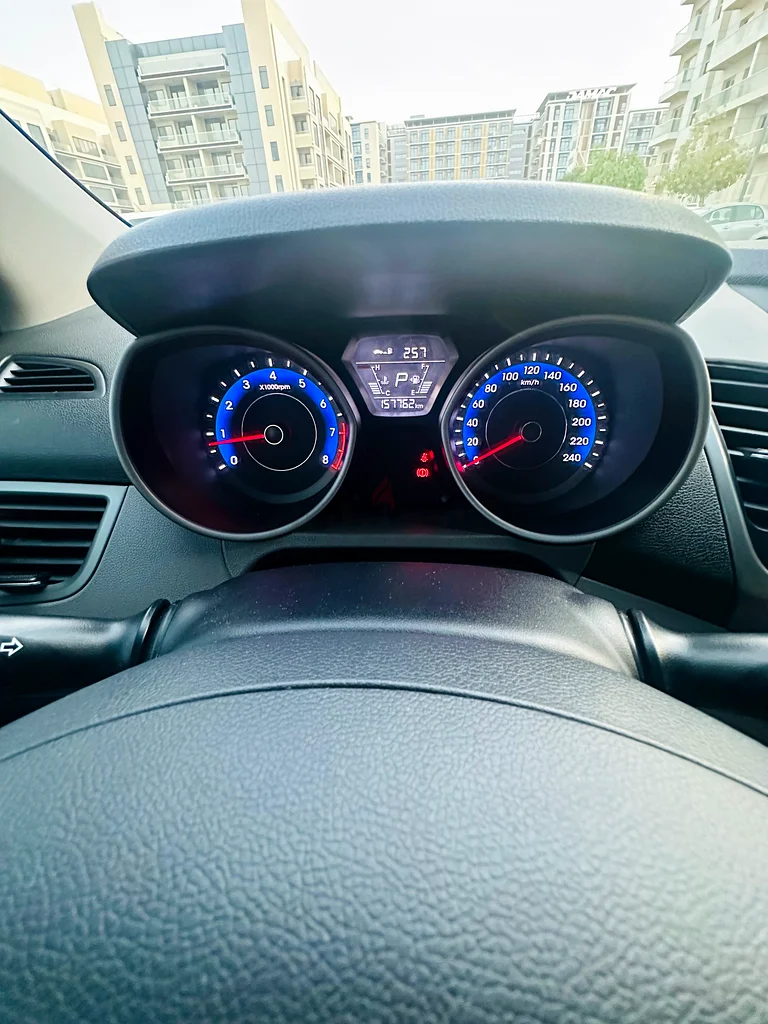 هيونداي إلنترا يد واحدة مستعملة في حالة جيدة جدًا63612087056003112