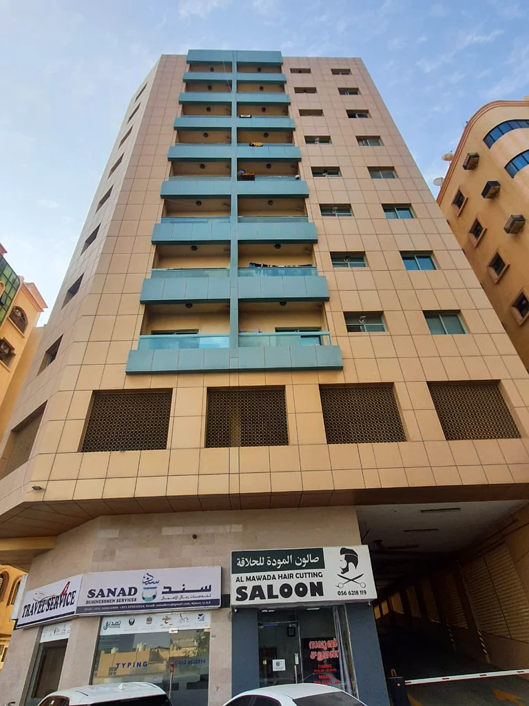 OFFICE AVAILABLE FOR RENT READY POSITION GOOD FOR TRADING OFFICE ANY OFFICE FOR LICENCE ON GOUD FLOOR OPP AJMAN CUSTUM DEP NEAR AJMAN CORNICHE CLOSE T63623235591937112