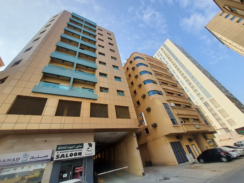 OFFICE AVAILABLE FOR RENT READY POSITION GOOD FOR TRADING OFFICE ANY OFFICE FOR LICENCE ON GOUD FLOOR OPP AJMAN CUSTUM DEP NEAR AJMAN CORNICHE CLOSE T63623235591937111
