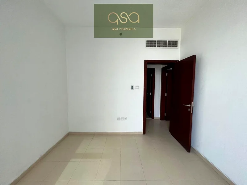 شقة واسعة مكونة من غرفتي نوم متاحة للبيع في سيتي تاور، عجمان!63890580164227114