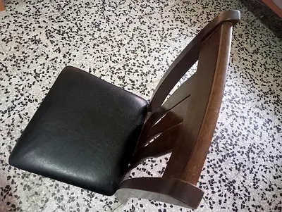 Dining Table With  6 Leather Chairs