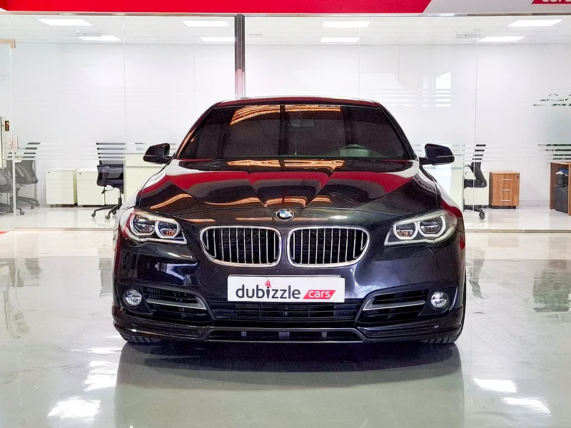 1084 درهم/شهر | 2016 بي إم دبليو 5 سيريز 535i | مواصفات الخليج | المرجع 36316263612094269571111