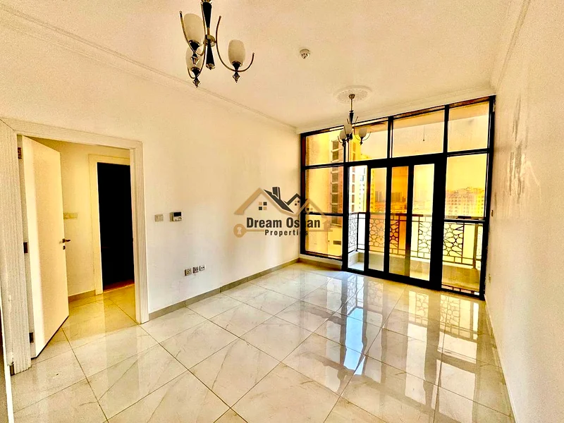شقة فاخرة من غرفة نوم واحدة بسعر 65 ألف/ مطبخ مغلق/ بالقرب من موقف الحافلات63739457648387111