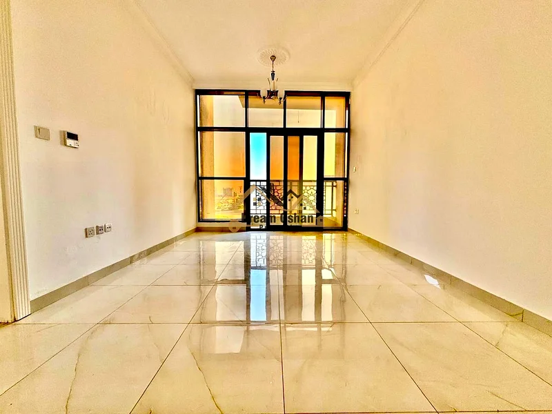 شقة فاخرة من غرفة نوم واحدة بسعر 65 ألف/ مطبخ مغلق/ بالقرب من موقف الحافلات63739457648387114