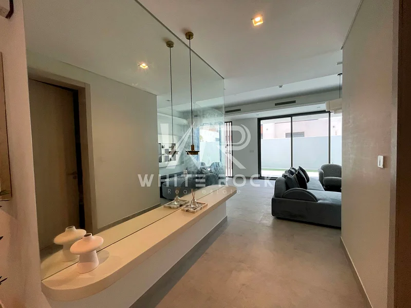 Luxury 5BR Villa | Fully Furnished & Upgraded63850529554563112