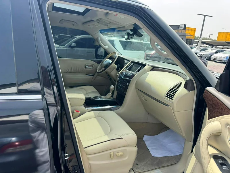 Nissan patrol 2012 full option black color GCC clean63613132629634114