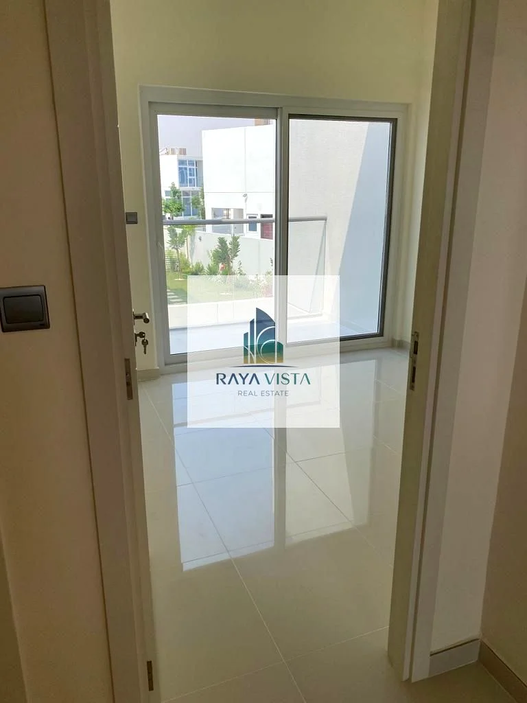 3 غرف نوم + غرفة خادمة | منزل تاون هاوس فسيح وأنيق للعيش63741153582722114