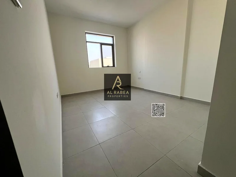 Good finishes and a clean building    Suitable for families seeking comfort and spaceSpacious living room    3 bathrooms    Large balcony    Built-in63712151616003112