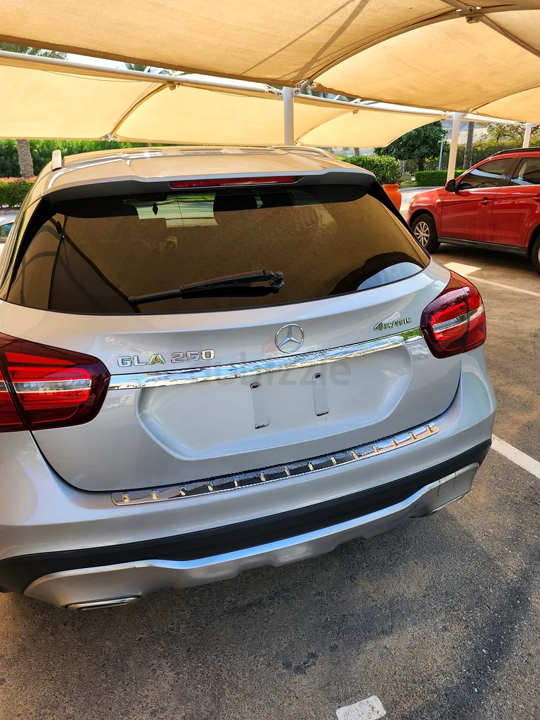 2018 Mercedes-Benz GLA 250 4MATIC Full Option Metallic Silver63613737571459111