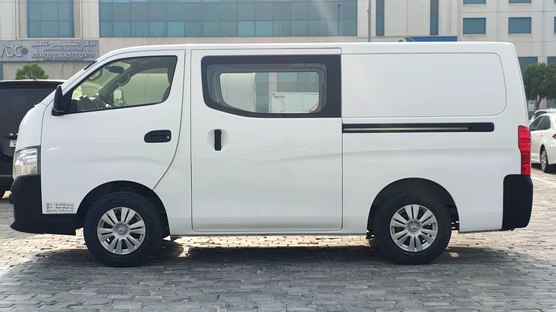 Nissan urvan 2021 model. 6 Seater  delivery van full service history63612793772801112