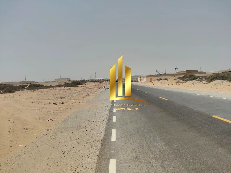 أرض صناعية للبيع في الشارقة، الصجعة، على شارع إسفلتي بعرض 36 متراً. الملكية مخصصة للمواطنين ومواطني دول الخليج فقط.63819316200578112