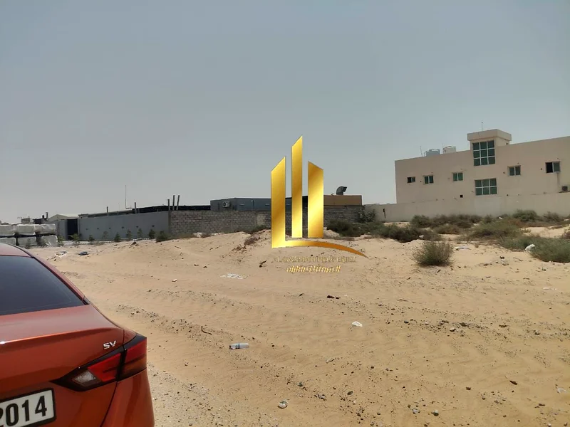 أرض صناعية للبيع في الشارقة، الصجعة، على شارع إسفلتي بعرض 36 متراً. الملكية مخصصة للمواطنين ومواطني دول الخليج فقط.63819316200578114