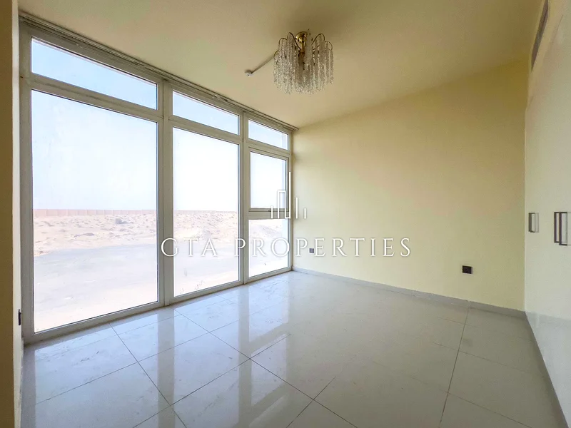 صف مفرد | تخطيط ضخم | شاغر63654981580290113