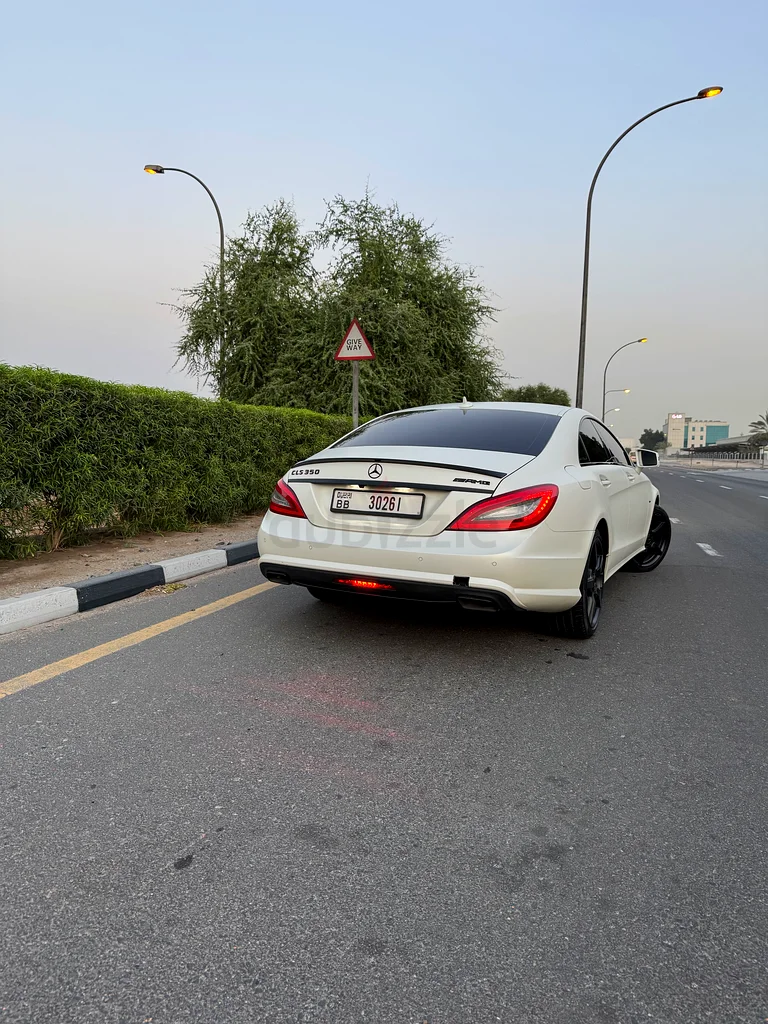 مرسيدس بنز CLS350 - خيار كامل - حالة ممتازة - إصدار أسود63613737801603114