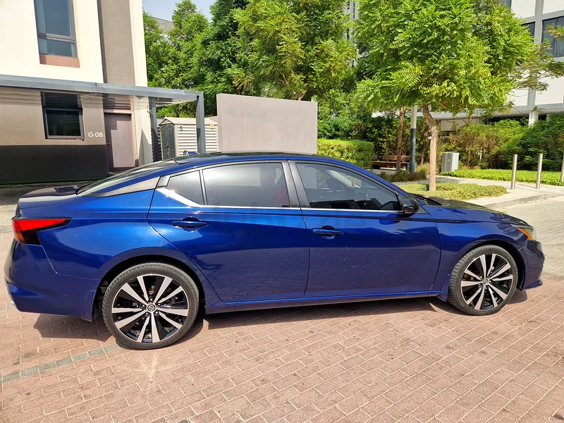 2019 Nissan Altima SR – Full Option (US Spec) – AWD, Leather, Sunroof, Heated Seats, Blind Spot63613131238529112