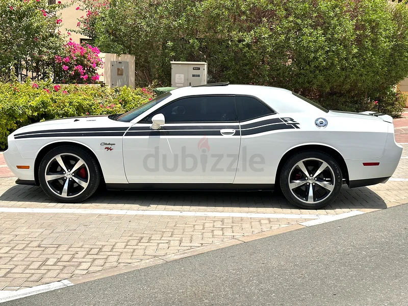 Gcc•Challenger R/T V8 HEMI•agency serviced•original paint•free accident•first owner63612062853377112