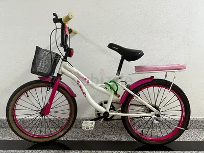 Stylish Pink Bicycle - Perfect for Little Adventurers!