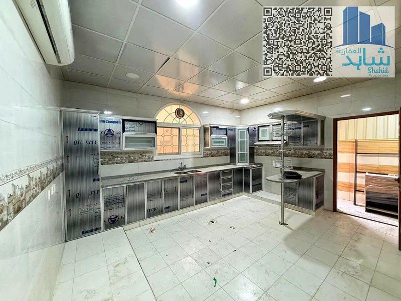فيلا أنيقة مكونة من 5 غرف نوم للإيجار في المويحة 3 | 100,000 درهم63715397747203114