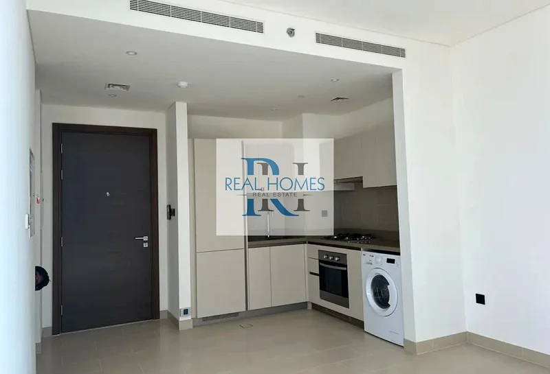Modern 1BHK | Prime Location | Bright Unit63758156416131112