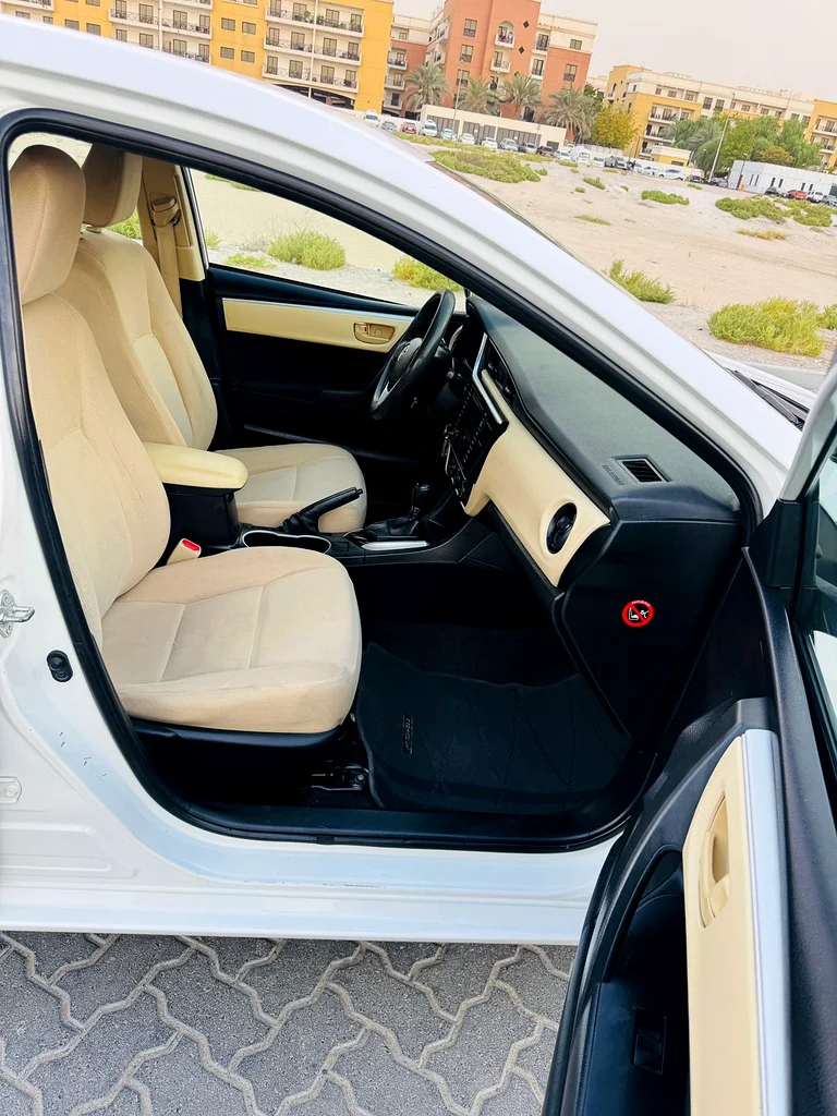 Toyota corolla SE model 2019 km 117000 GCC space engine 1.6 accident Free63612452021507114