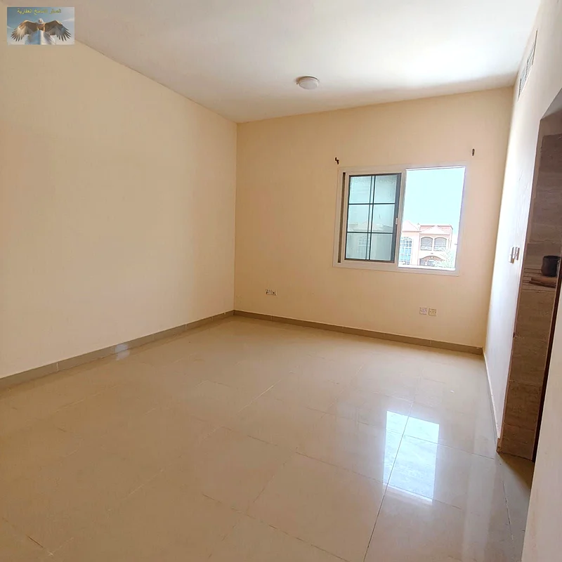 Comfortable space, ideal for singles or couples. Separate kitchen. Clean bathroom with good finishing. Air-conditioning available. Well-maintained bu63712421170179111