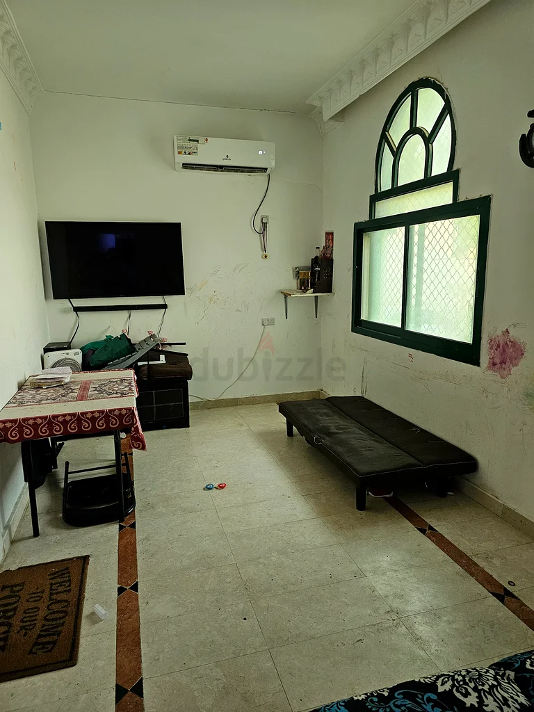 غرفة نوم واحدة متاحة للإيجار مفروشة بالكامل. للزوجين، العائلات أو العزاب التنفيذيين.63797301102595112