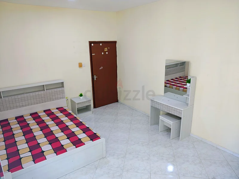 غرفة نوم رئيسية متاحة للإيجار في أبو شاغة (للزوجين الهنديين/عائلة هندية)63624070480259113