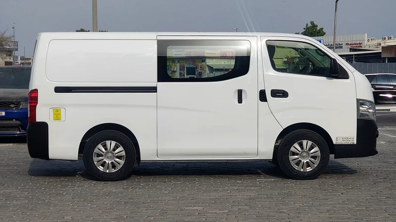 Nissan urvan 2021 model. 6 Seater  delivery van full service history63612793772801114