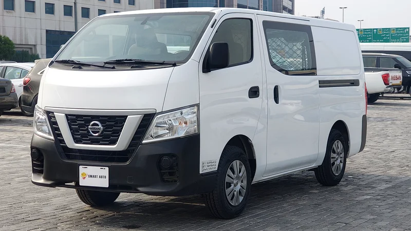 Nissan urvan 2021 model. 6 Seater  delivery van full service history63612793772801111