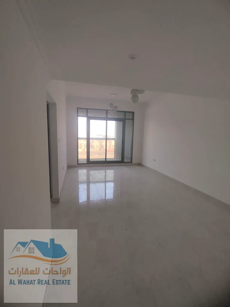 المستأجر الأول للإيجار السنوي في حي الياسمين، بالقرب من قرية الأميرات، مبنى جديد63718569047427110