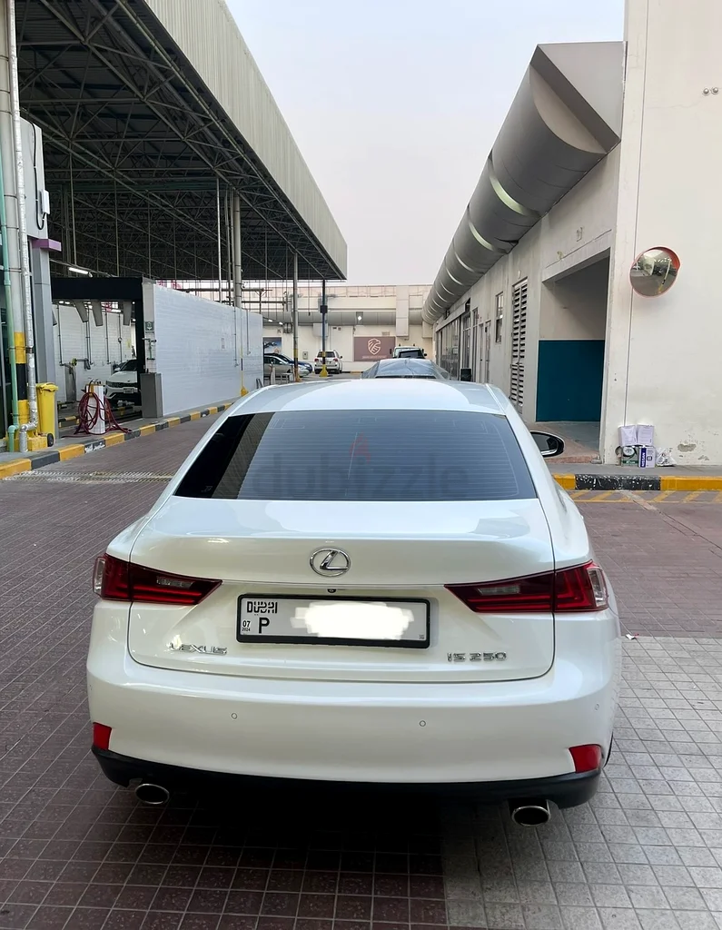 Lexus IS 250 2015 GCC | Platinum | White Exterior | 161K KM63612074271107112