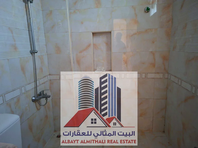 📍 موقع ممتاز: شقة للإيجار في الروضة 3، مباشرة على شارع الشيخ عمار – موقع مركزي قريب من المدارس والأسواق ووسائل النقل العامة63722169718147112