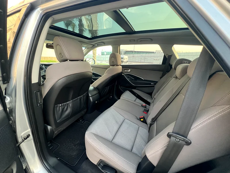 Hyundai Grand Santafe 2016 | Full service history with agency | GCC Specifications | Original paint63613463582081112