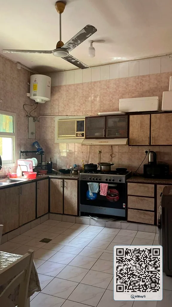 فيلا قديمة للبيع في المويحة 363870351825027111