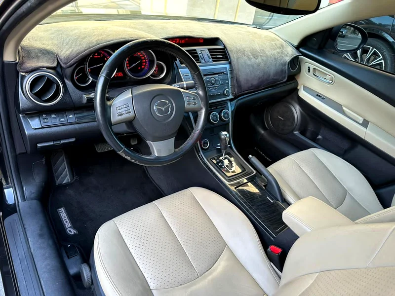 Mazda 6 Ultra full options63612059485313113