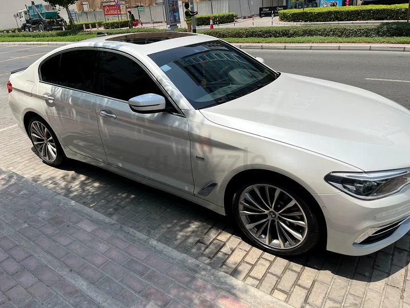 بي إم دبليو 530i نسخة فاخرة 2019 أبيض63612445068546114