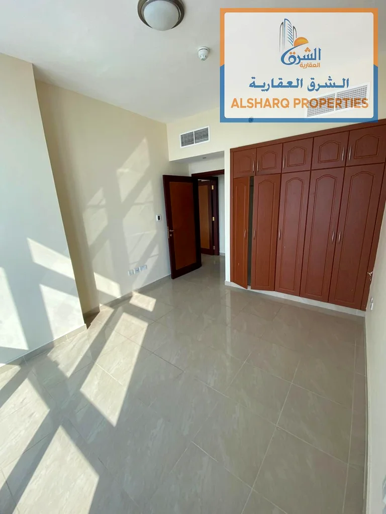 غرفتان وصالة مع حمامين في أبراج الرزيدنس، بإطلالة بحرية كاملة، مع صالة رياضية وحمام سباحة ومواقف سيارات، وبسعر ممتاز63811666054915113