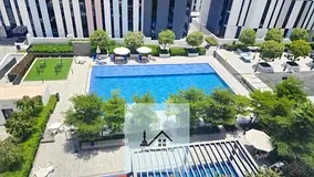 Stunning Views, Studio with  pool view available for rent