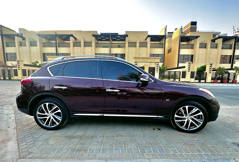 إنفيني QX50 - فاخر - مواصفات الخليج - قيادة منخفضة - تم صيانتها بالكامل - نظيف للغاية - بدون حوادث63612067588739111