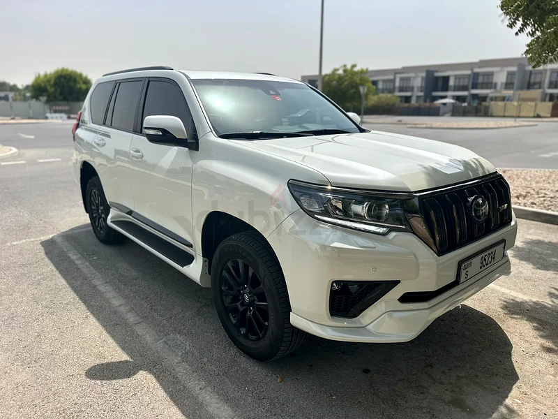 Low mileage very clean Prado Adventure63612451158274114