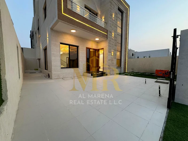 نقدم لك فرصة فريدة لامتلاك فيلا سكنية أنيقة تجمع بين التصميم الحديث والفخامة، مع تضمين السعر رسوم التسجيل63906908555137113