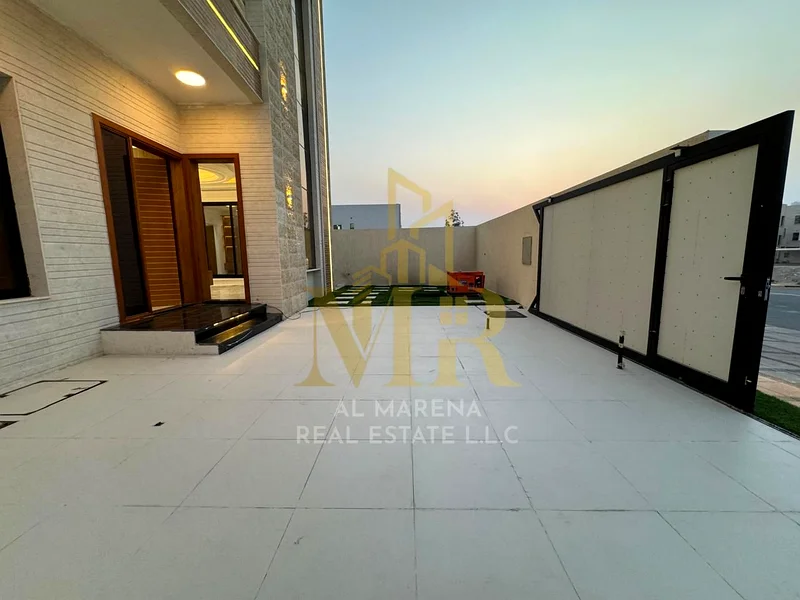 نقدم لك فرصة فريدة لامتلاك فيلا سكنية أنيقة تجمع بين التصميم الحديث والفخامة، مع تضمين السعر رسوم التسجيل63906908555137114